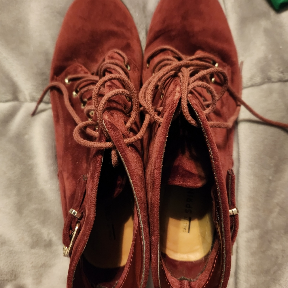 Call it Spring booties - Picture 2 of 9